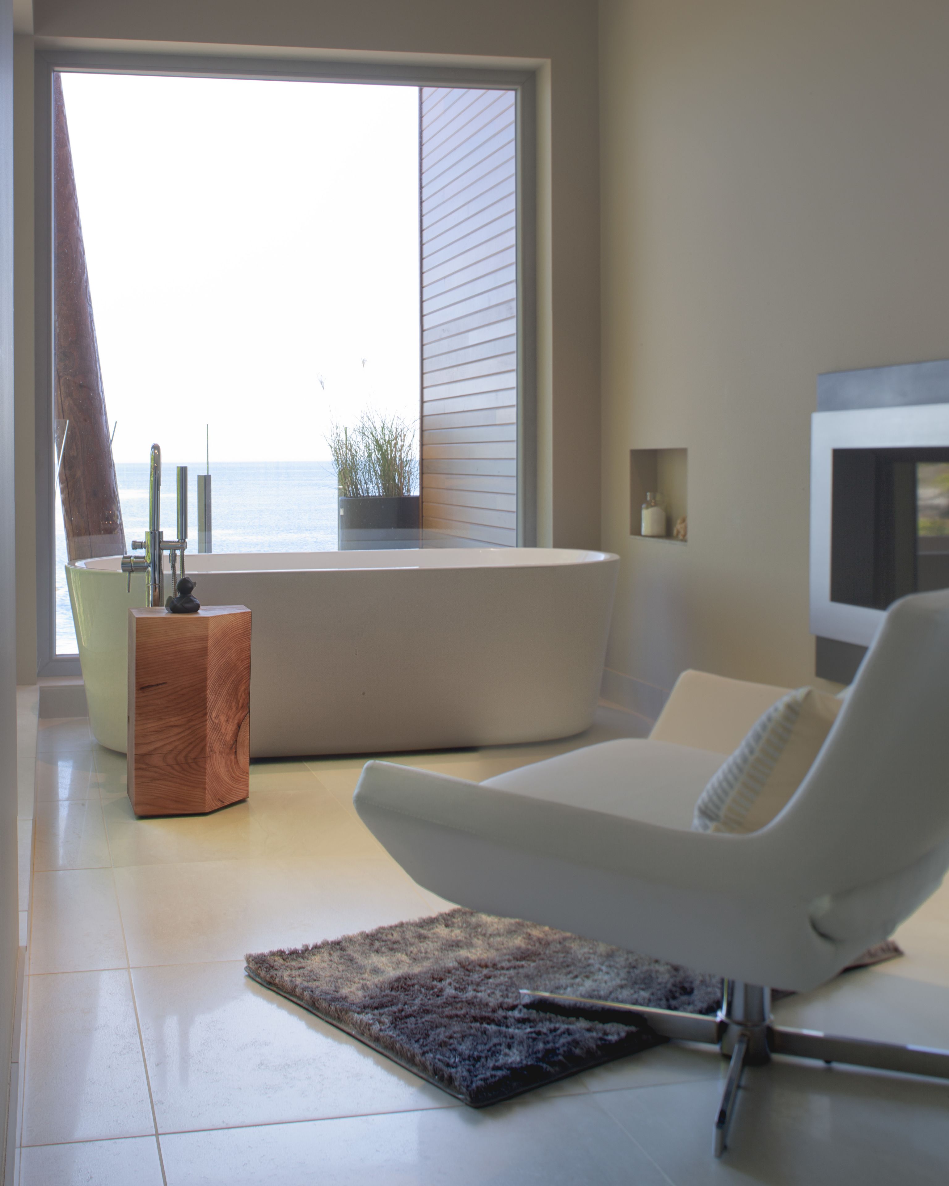 Beachcomber Suite | Deep-soaking bathtub