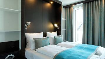 Egyptian cotton sheets, premium bedding, in-room safe, desk