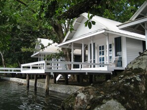 Exterior - Driftwood Resort (Alotau)