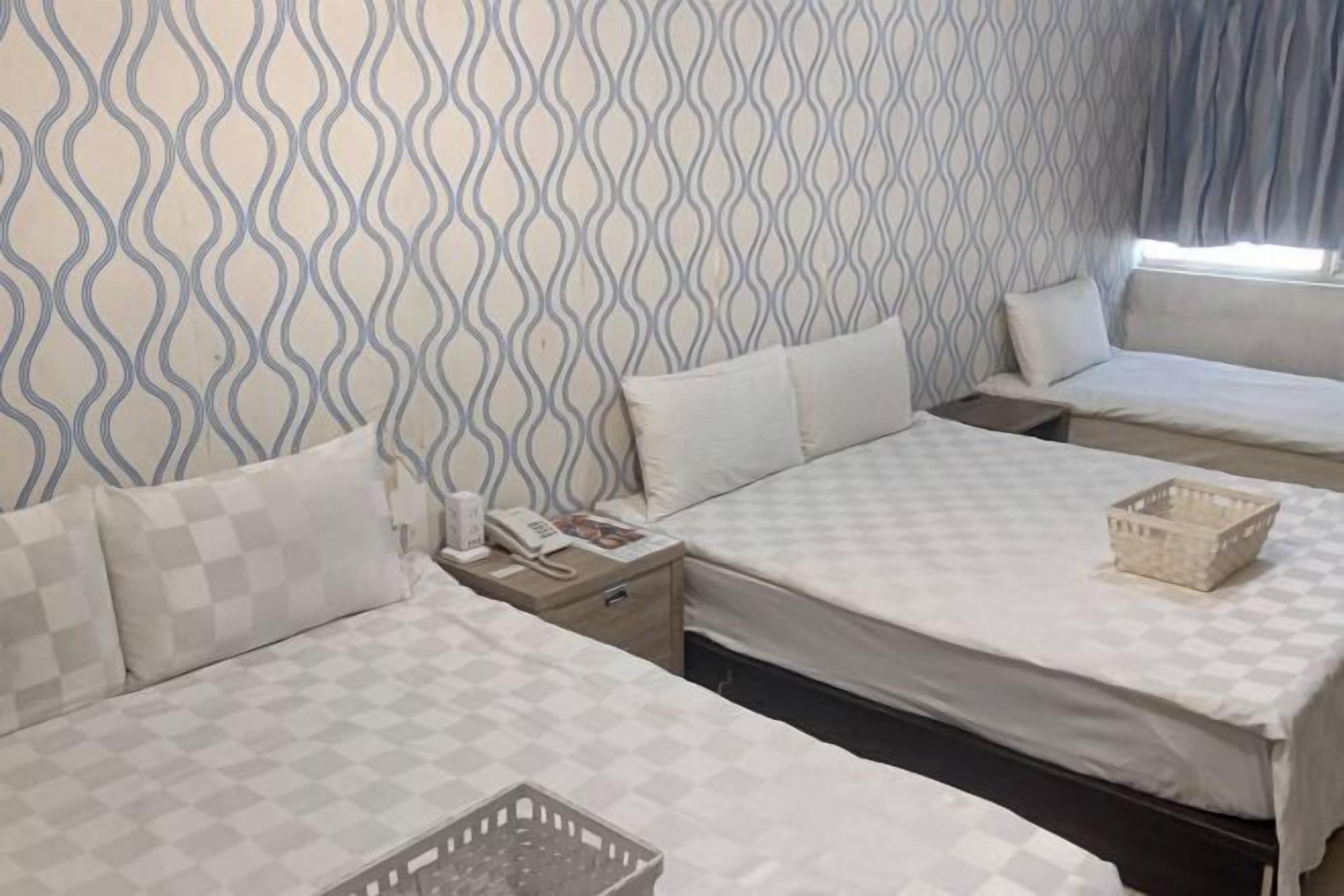 خزنة داخل الغرفة وستائر تعتيم وتجهيزات عازلة للصوت وواي فاي مجانًا