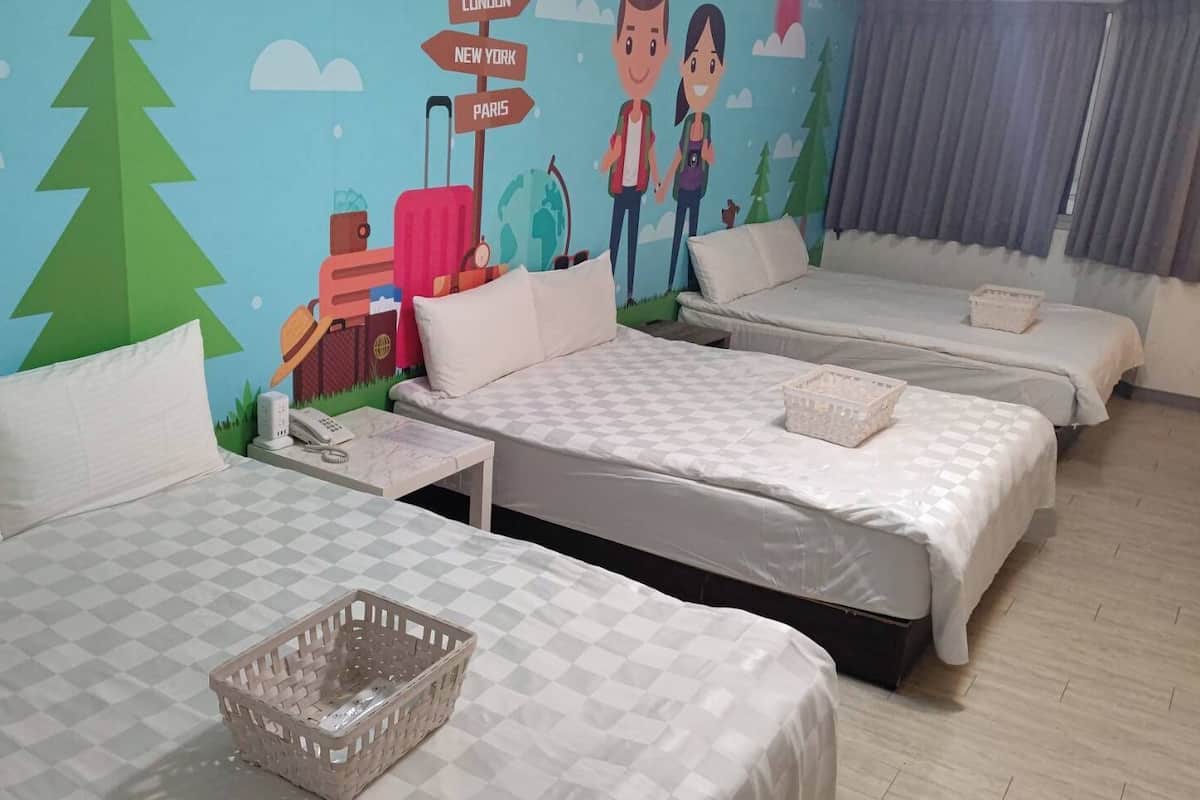 ห้องสแตนดาร์ด (For 6 people) | ตู้นิรภัยในห้องพัก, ผ้าม่านกันแสง, ห้องเก็บเสียง, Wi-Fi ฟรี