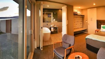 Premium bedding, soundproofing, free WiFi, bed sheets