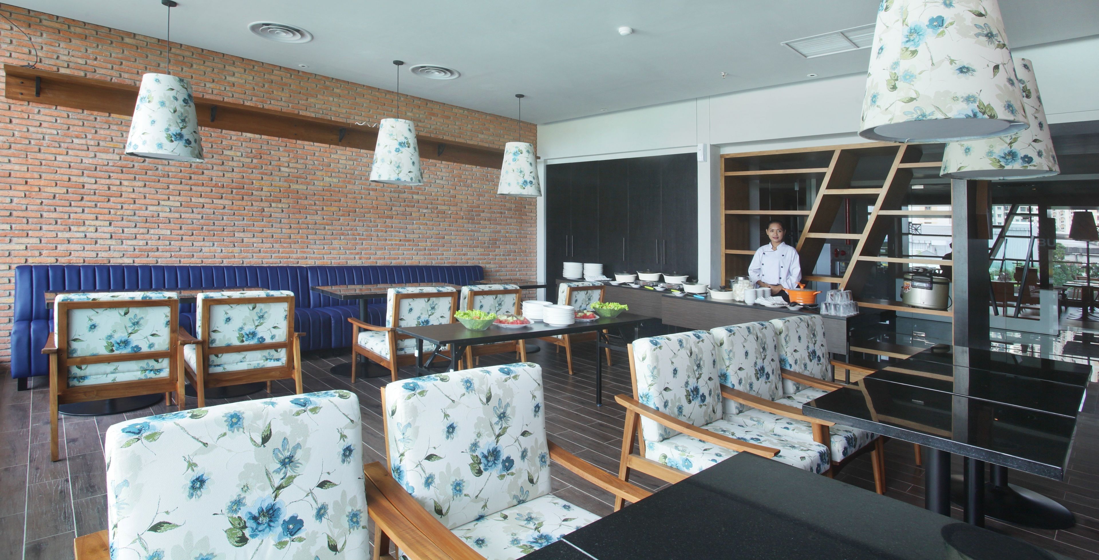 breakfast, lunch, dinner served; indonesian cuisine