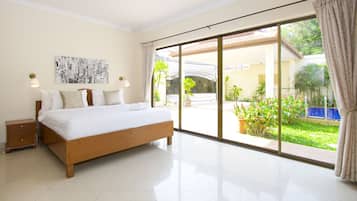 5 Bedrooms Villa with Private Pool and Jacuzzi  | Caja de seguridad en la habitación, escritorio y cortinas blackout