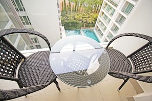 Balcony - Sunset Boulevard by Pattaya Sunny Rentals (Pattaya)