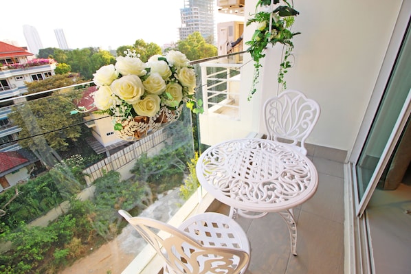 1 Bedroom Apartment | Balkon