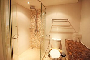 Bathroom - Sunset Boulevard by Pattaya Sunny Rentals (Pattaya)