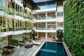 Outdoor pool, pool loungers