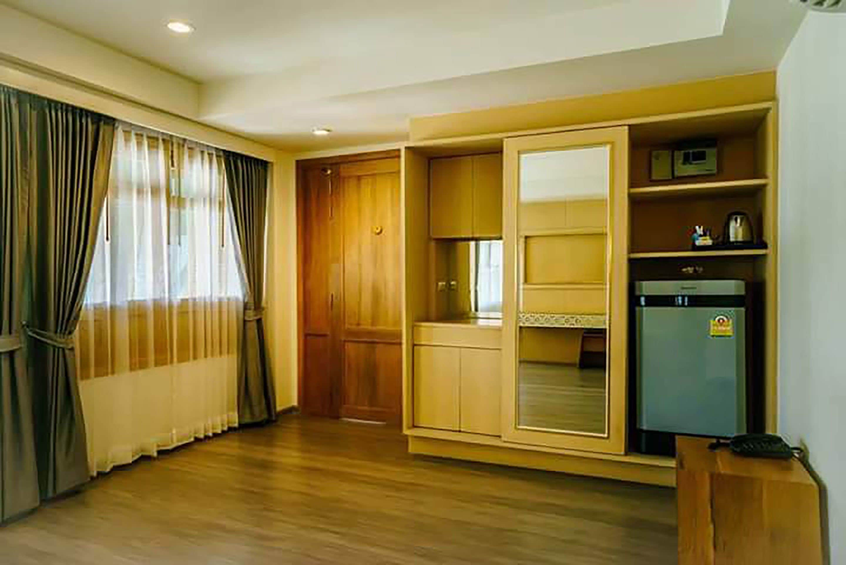 executive suite | room amenity