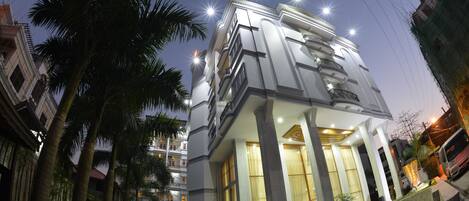 Front of property - evening/night