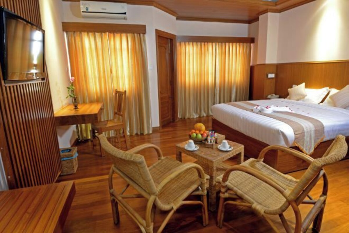 Deluxe Room with Balcony