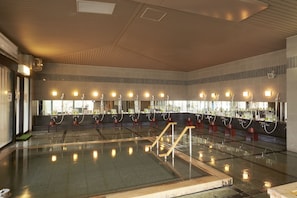 Indoor spa tub