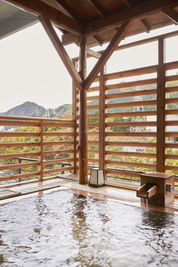 Bañera de hidromasaje interior