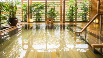 Indoor spa tub