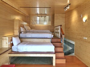 Family Quadruple Room, Multiple Beds, Kitchen, Sea View | Free WiFi, bed sheets - Runners' House Taitung (Changbin)