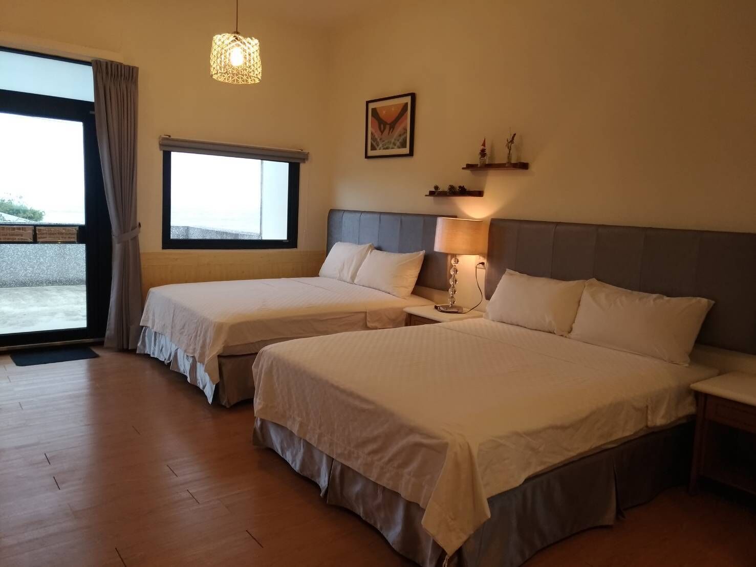 Free WiFi, bed sheets