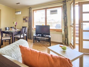 Apartment, 2 Schlafzimmer | Wohnzimmer