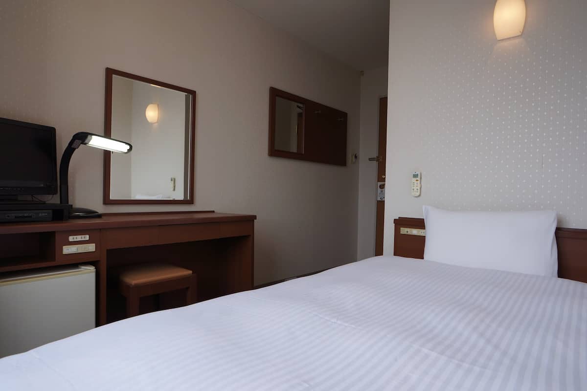 Down comforters, free WiFi, bed sheets