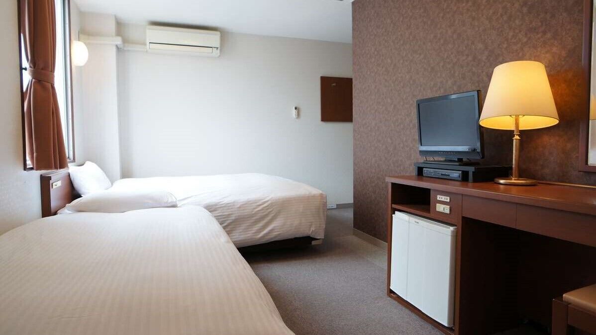 Down duvets, free WiFi, bed sheets