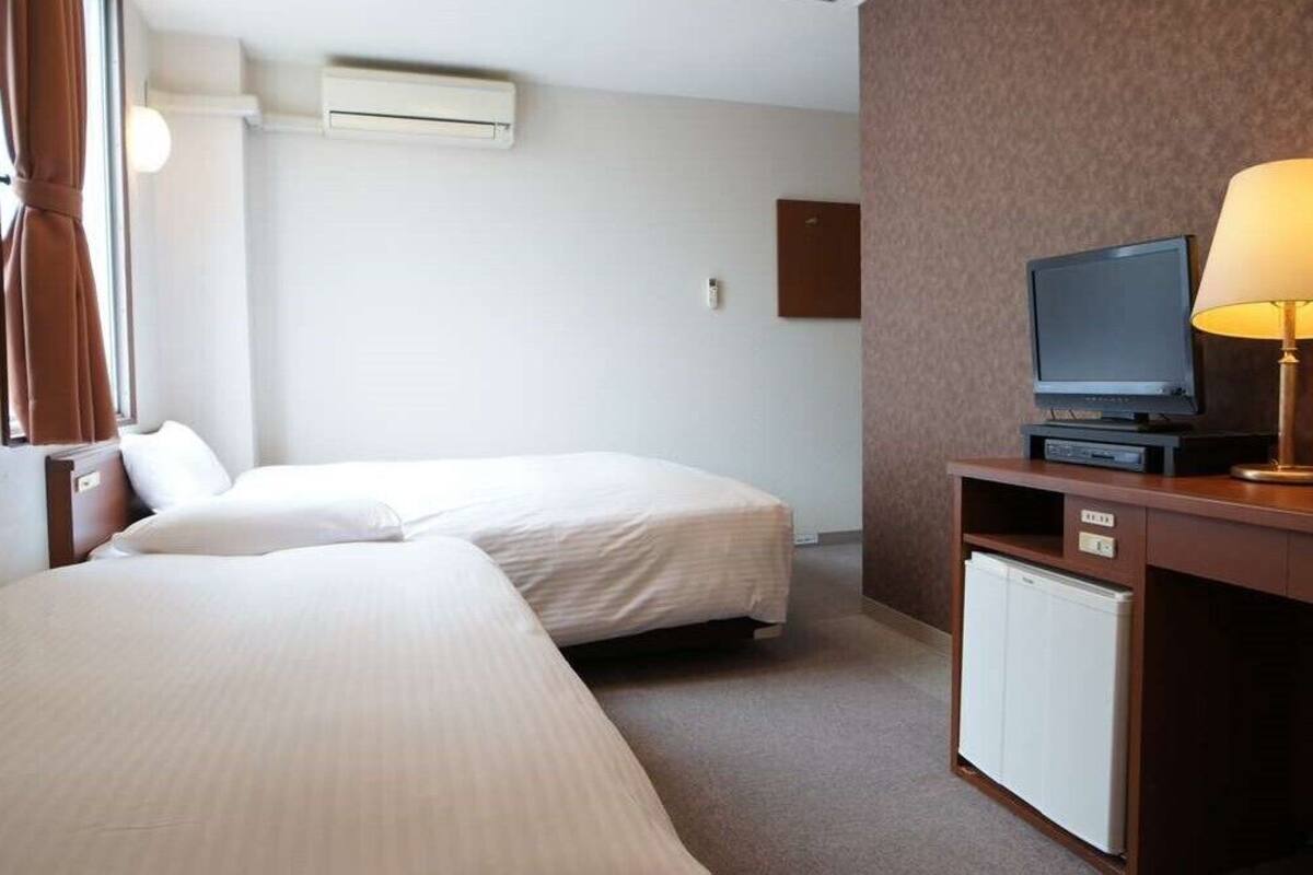 Edredones de plumas, wifi gratis, ropa de cama