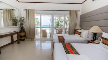 Superior Beach Front | Caja fuerte, escritorio, ropa de cama y despertador
