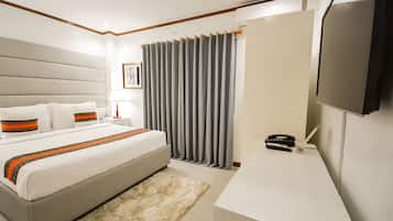 Shower, bidet, towels