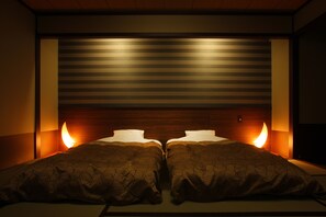 Chambre traditionnelle, vue sur la montagne | Coffre-fort, bureau, literie fournie