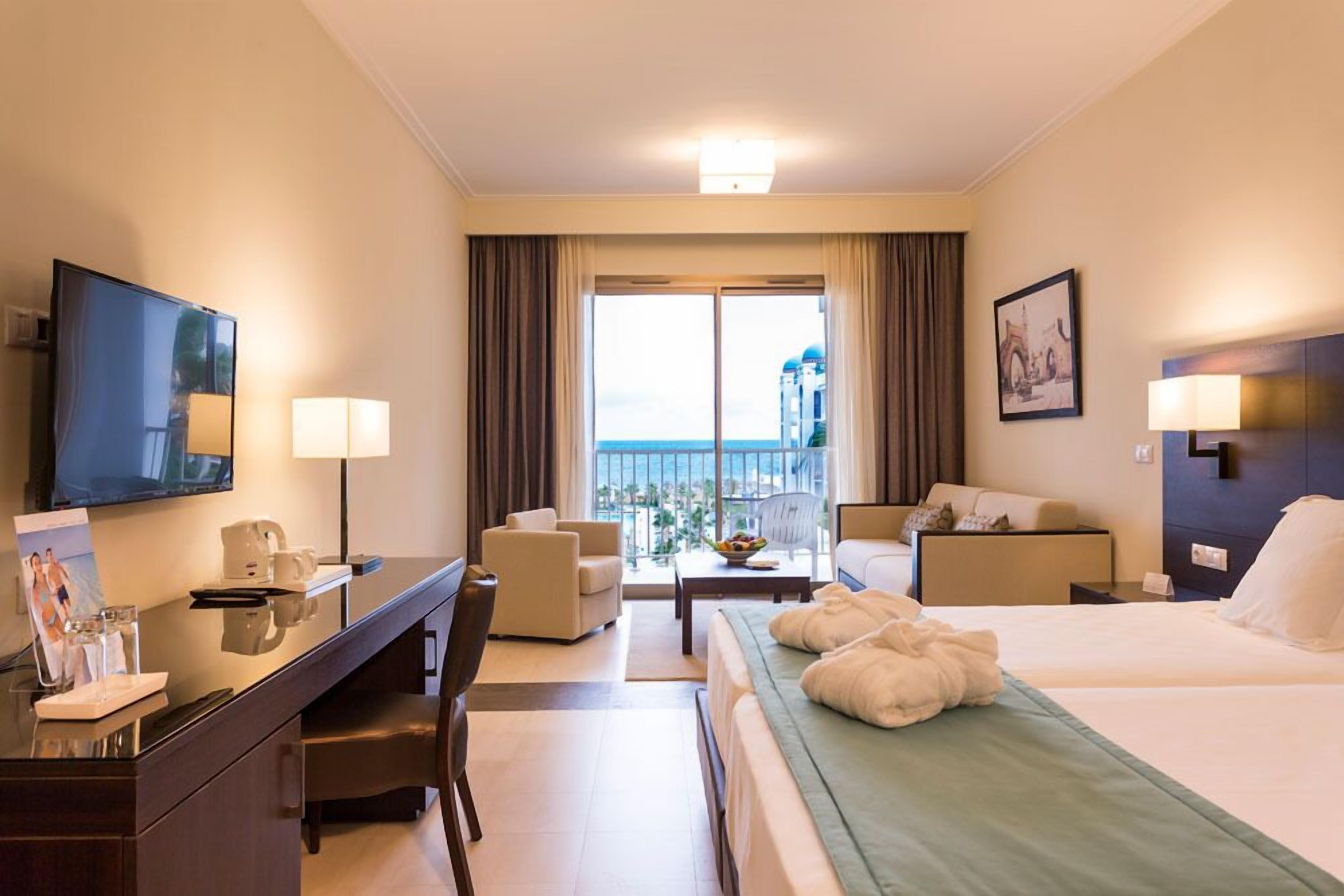 classic double room, sea view | minibar, in-room safe, blackout curtains, free wifi