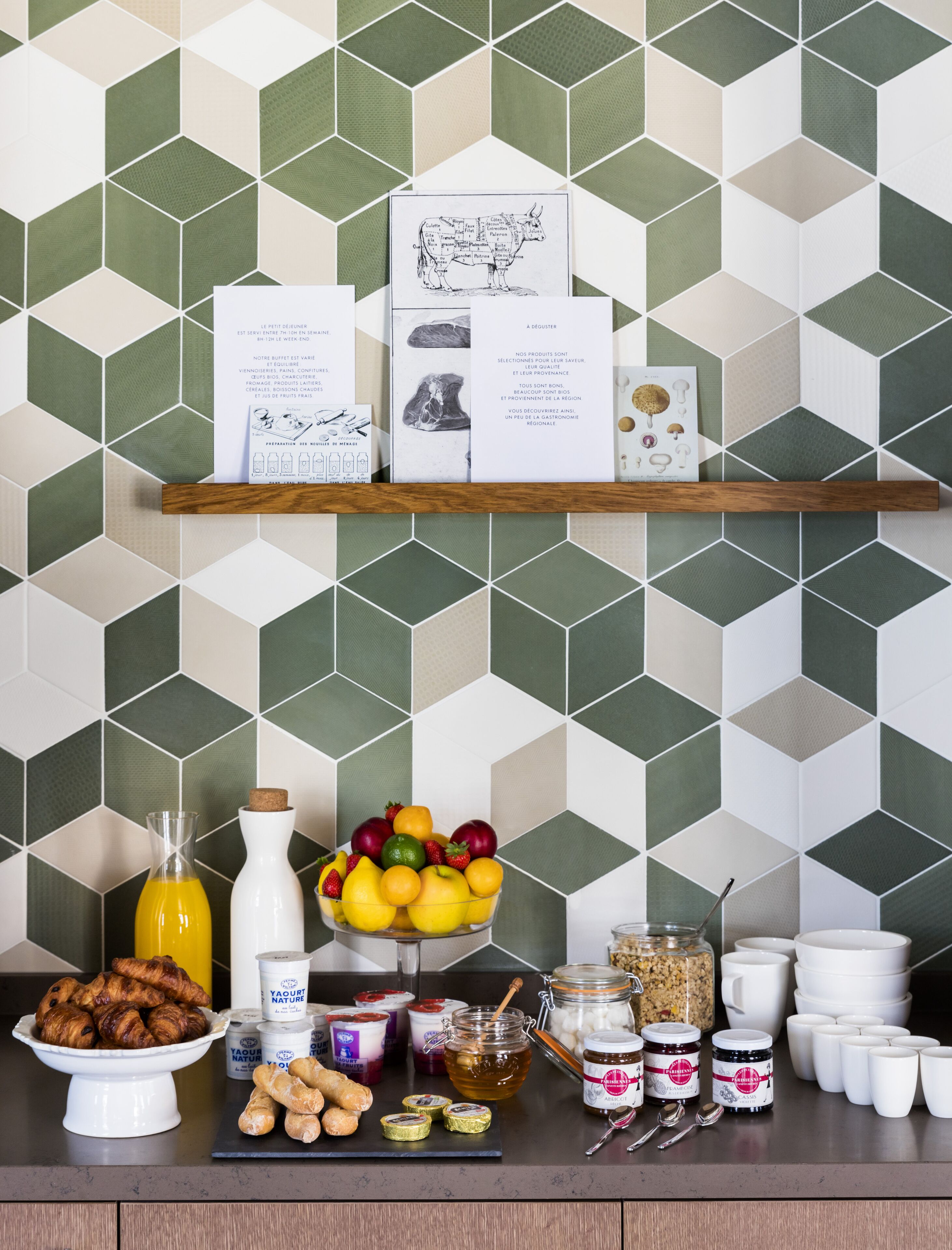 lunch and dinner served