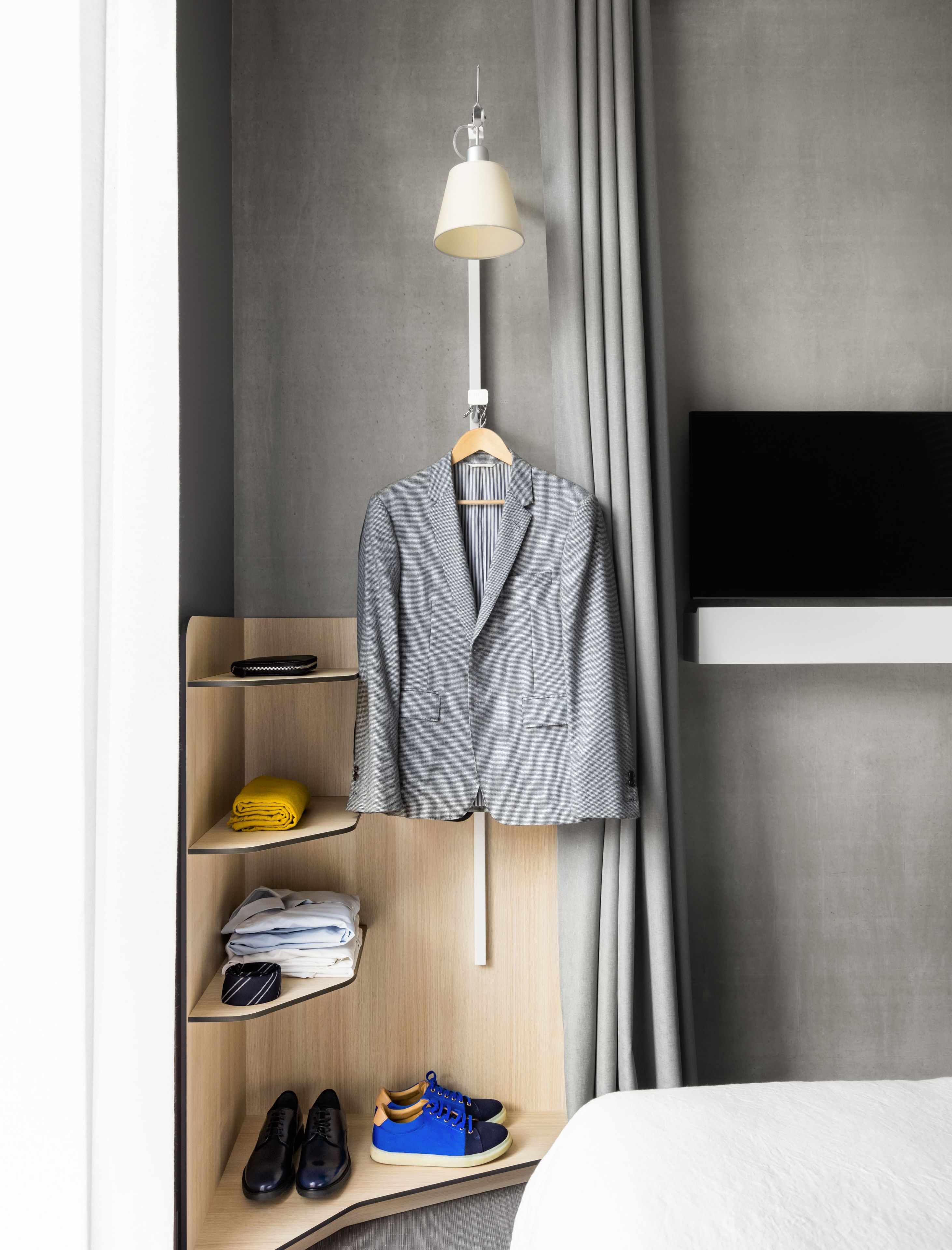 premium bedding, down duvets, in-room safe, desk