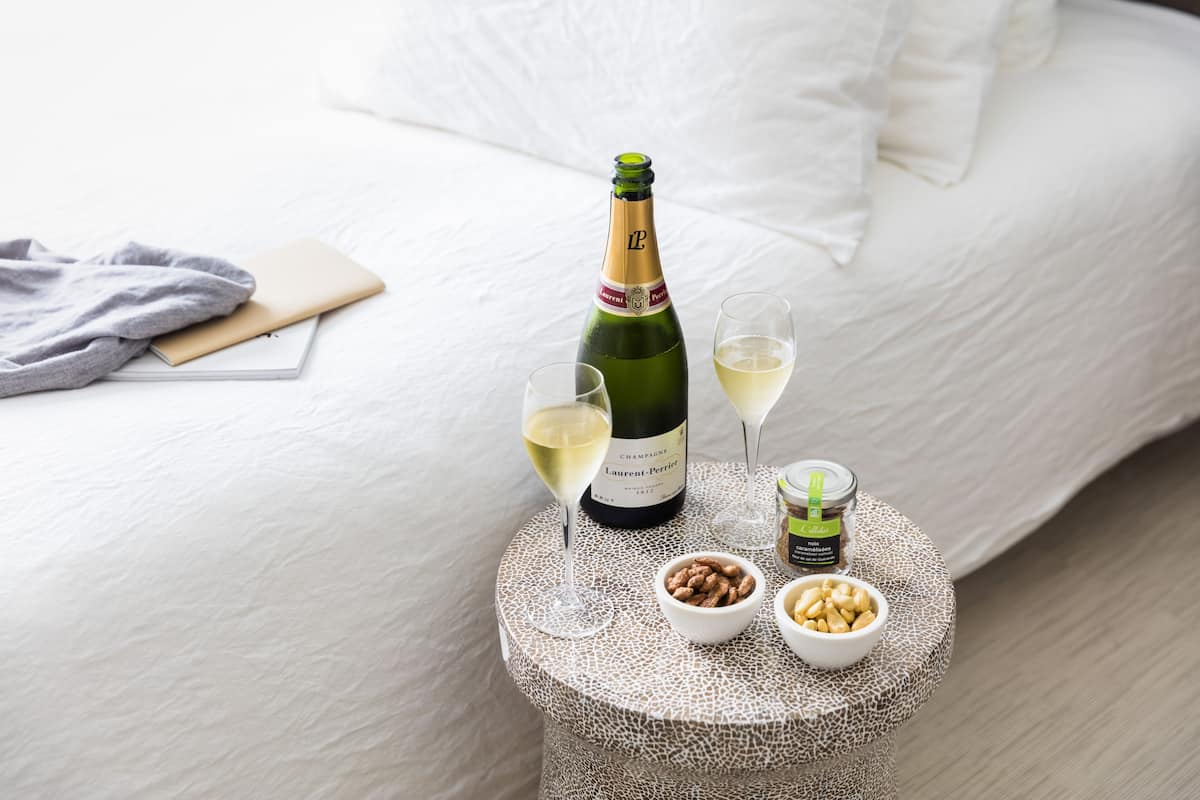 premium bedding, down duvets, in-room safe, desk