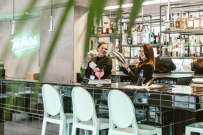 Bar (on property) - Hotel The Dutch (Maastricht)