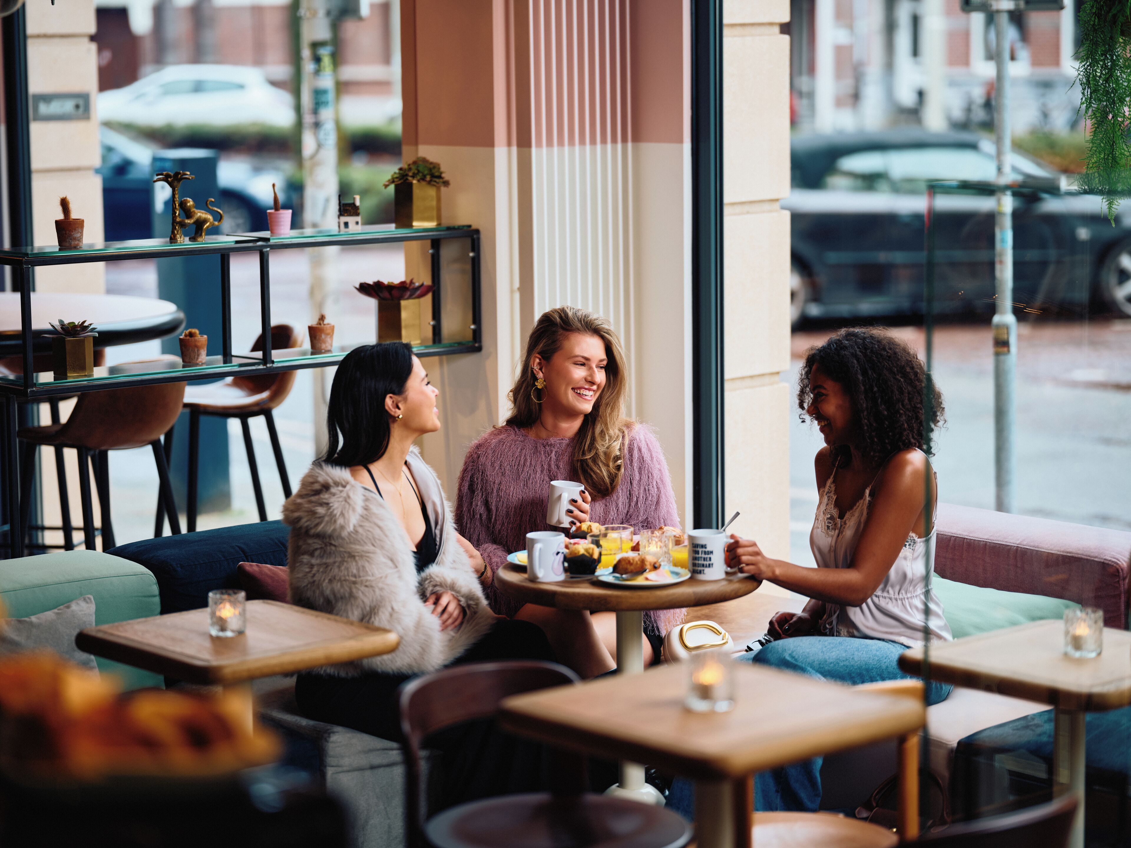 Frokostbuffé hver dag (EUR 14.95 per person)