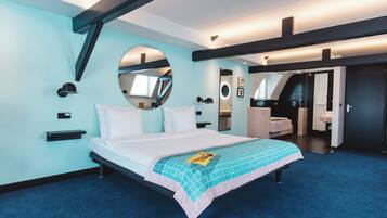 Tweepersoonskamer (Large, only accessible by stairs) | Een minibar, een kluis op de kamer, een bureau, gratis babybedden