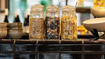 Frokostbuffé hver dag (EUR 14.95 per person)