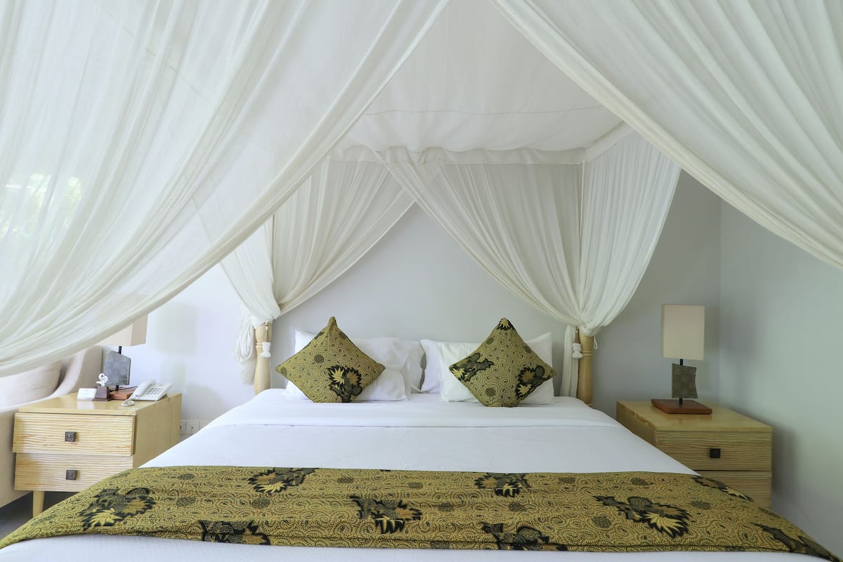 2 Bedroom Private Pool Villa | เตียงพร้อมฟูกเสริมที่นอน, โต๊ะทำงาน, ห้องเก็บเสียง, เตารีด/โต๊ะรีดผ้า