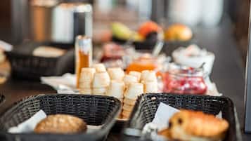 Petit déjeuner buffet servi tous les jours en supplément