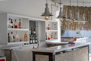 Swim-up bar - Queen Boutique Hotel (Bodrum)