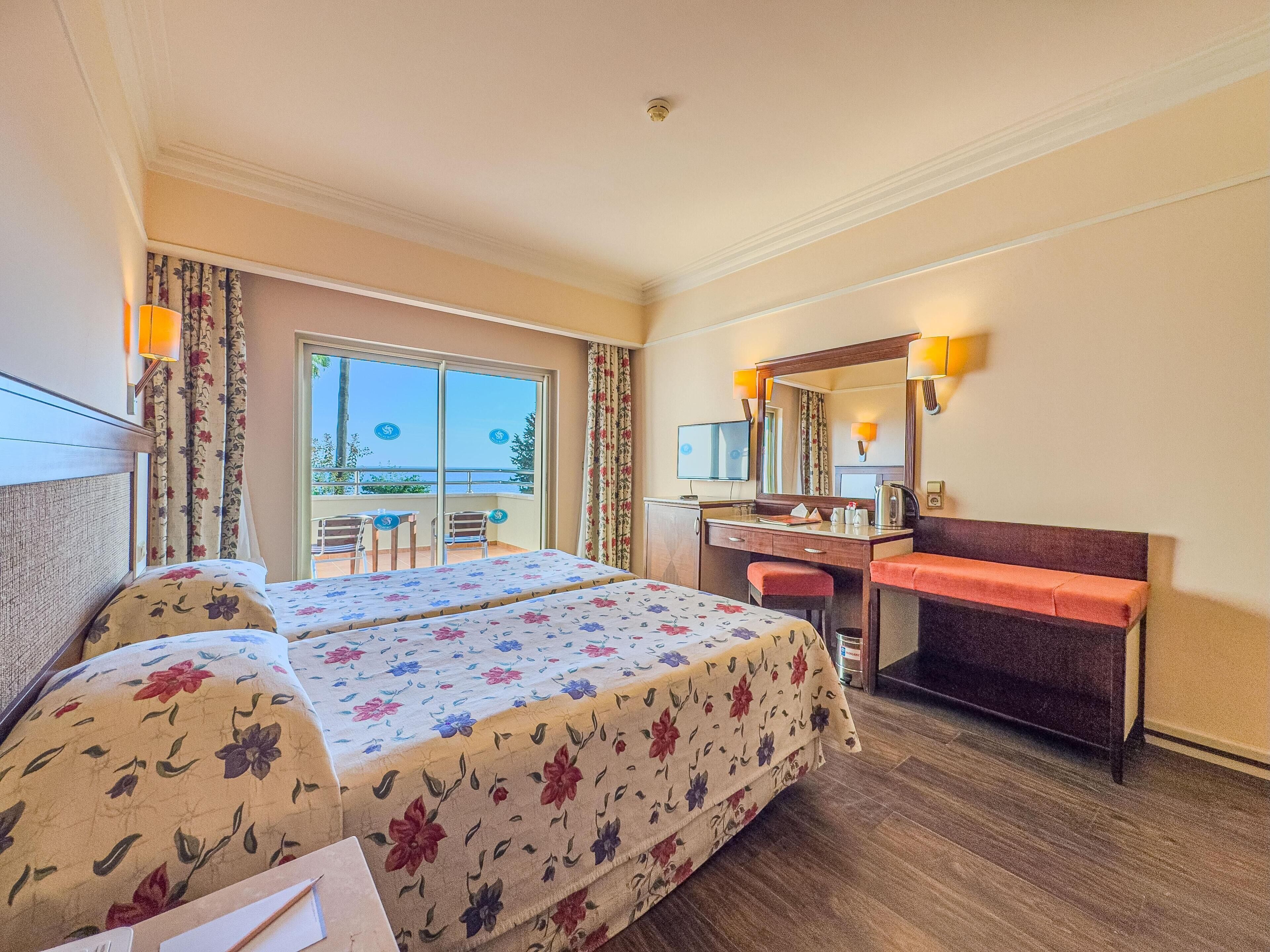 Free minibar, in-room safe, desk, free WiFi