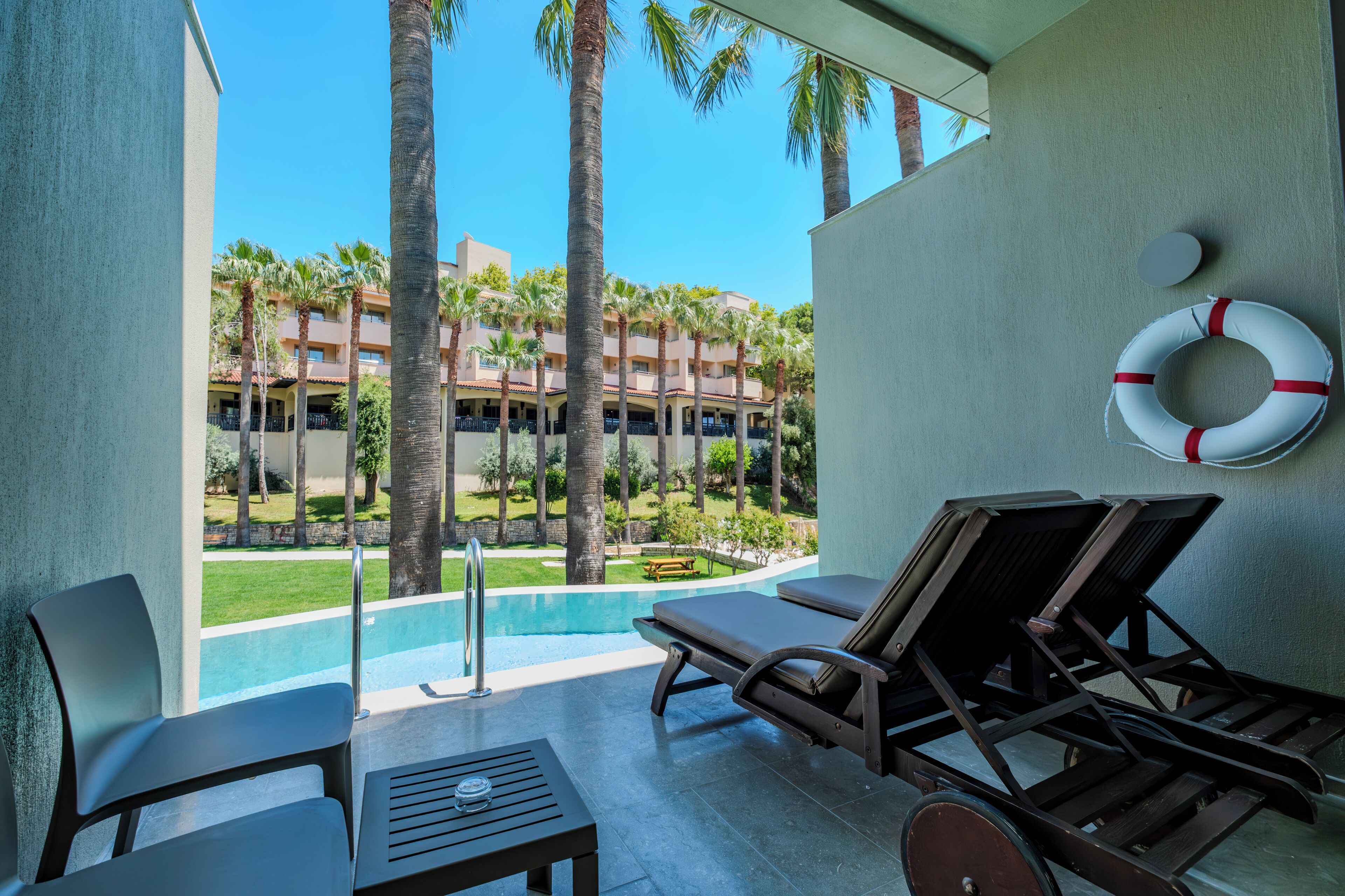 Chambre Standard, piscine privée, vue sur la piscine | Terrasse/patio