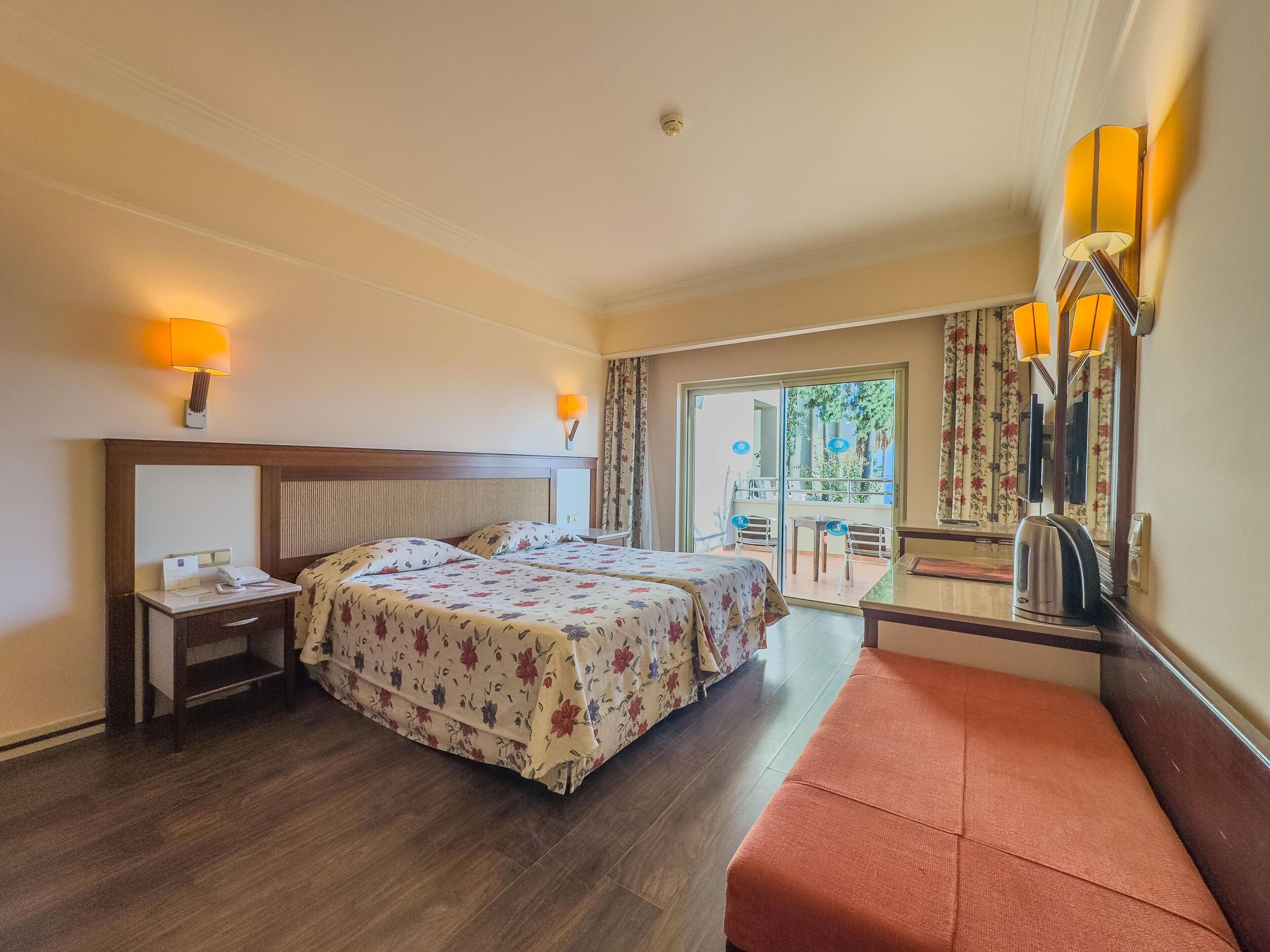 Articles gratuits dans le mini-bar, coffres-forts dans les chambres