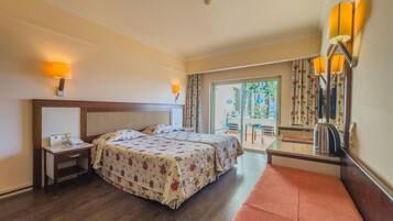 Articles gratuits dans le mini-bar, coffres-forts dans les chambres