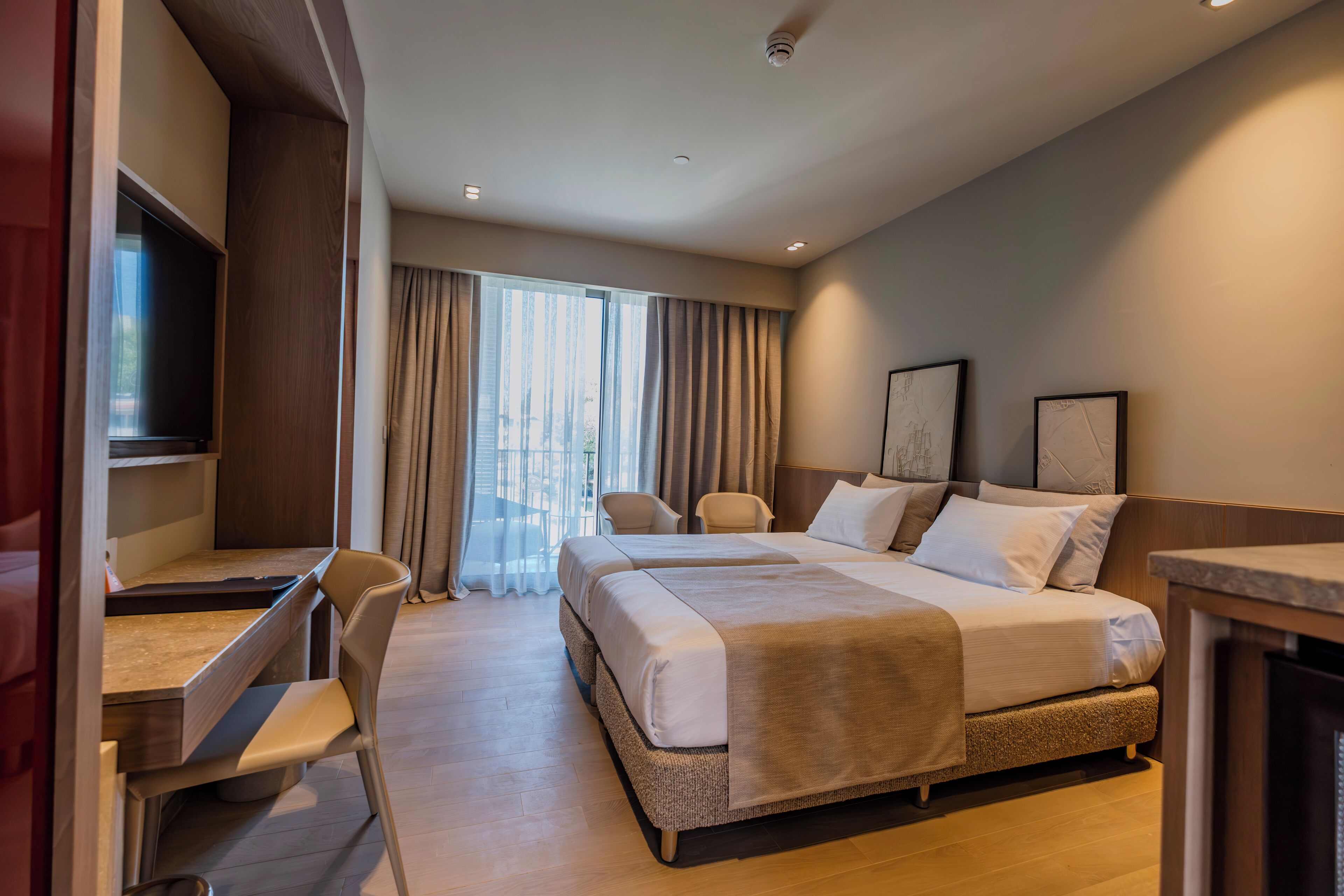 Rom – standard | Minibar (inkludert), safe på rommet, skrivebord og wi-fi (inkludert)