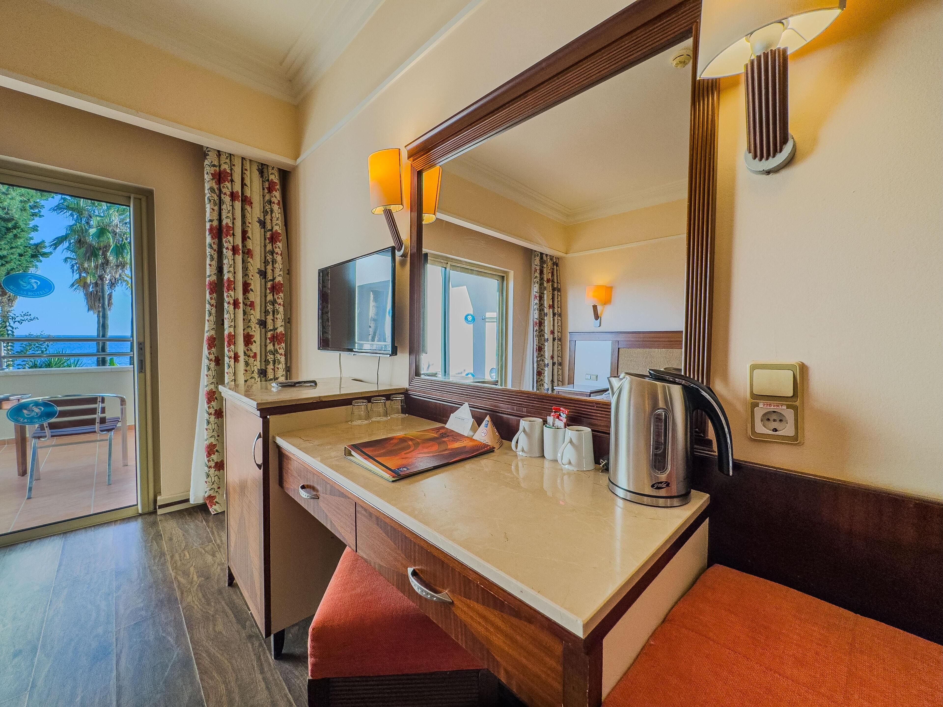 Chambre Double Standard | Articles gratuits dans le mini-bar, coffres-forts dans les chambres