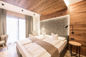 Phòng đôi hoặc 2 giường đơn tiện nghi đơn giản | Két bảo mật tại phòng