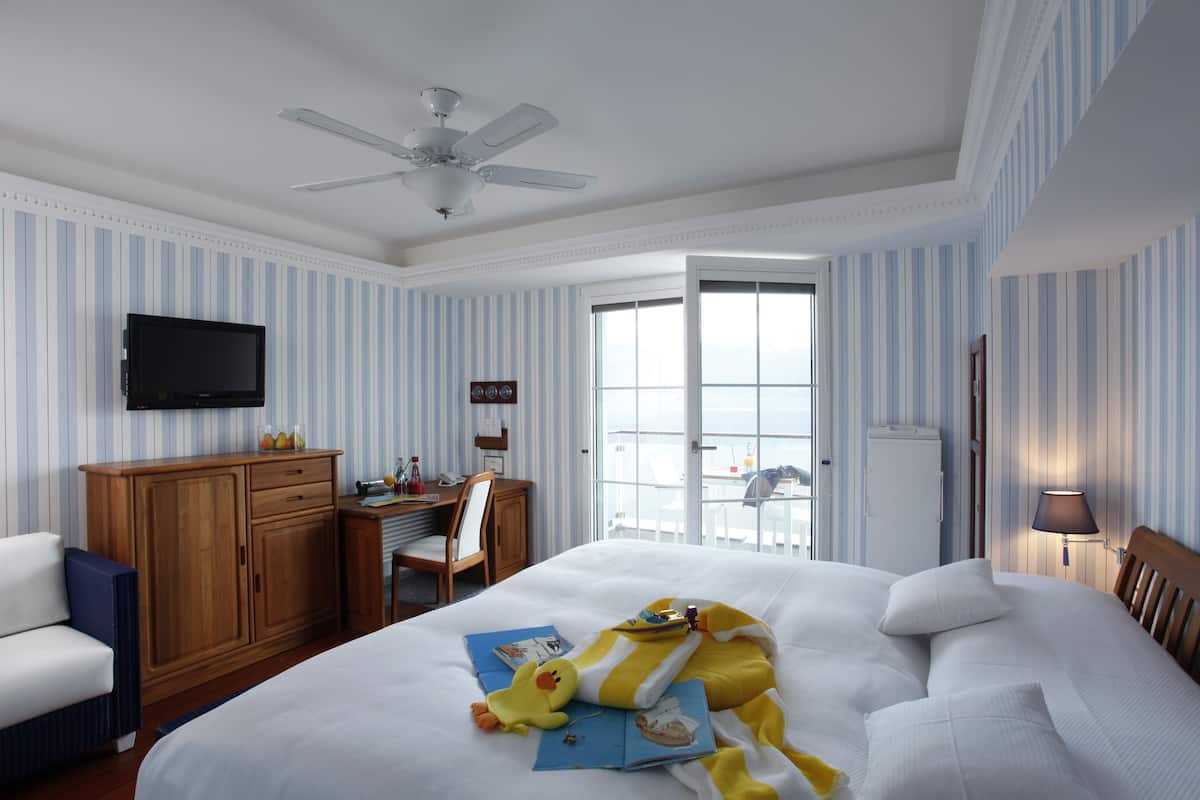 deluxe double room, balcony, lake view (maritime style) | hypo-allergenic bedding, minibar, in-room safe, desk
