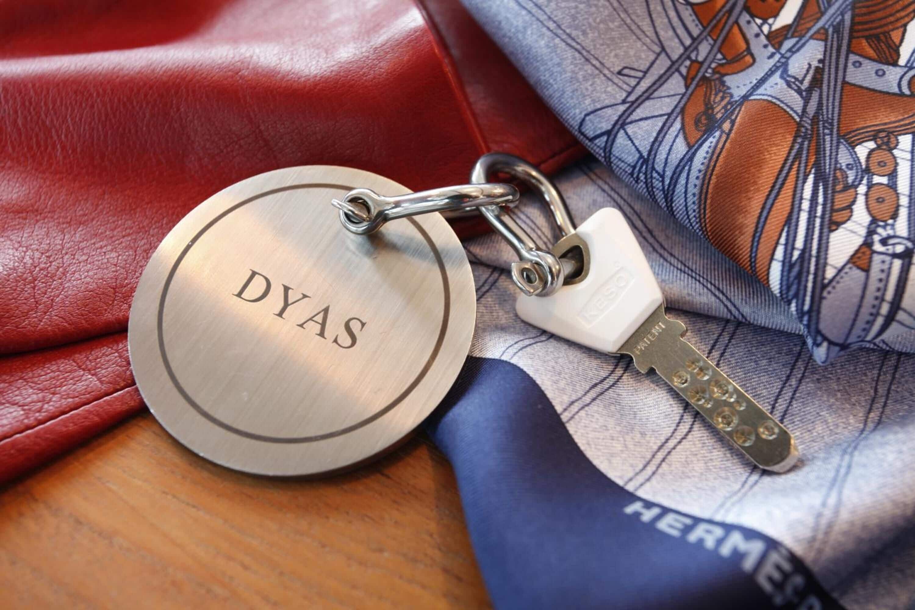 economy room, 1 queen bed | hypo-allergenic bedding, minibar, in-room safe, desk