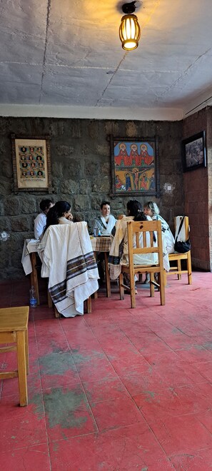 International cuisine - Zan-Seyoum Hotel (Lalibela)
