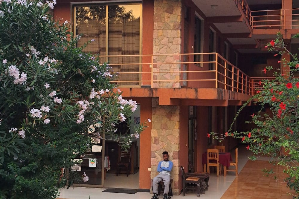 Zan-Seyoum Hotel