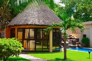 Property grounds - Hotel La Coccinelle (Bamako)